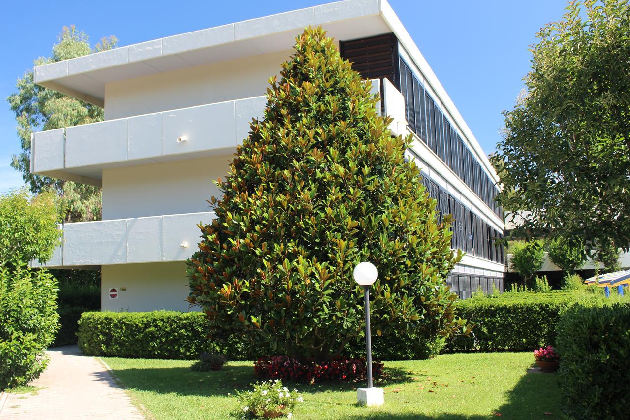 Residence Magnolia Marina Di Bibbona Exterior foto